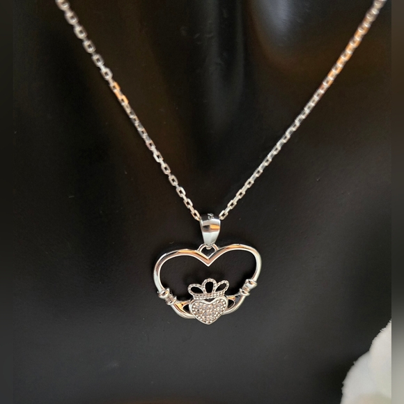 CLADDAGH NECKLACE - Picture 4 of 13